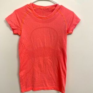 Lululemon t shirt